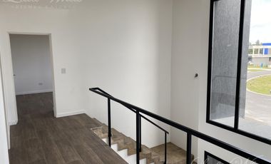 Casa en venta con renta en Lagos de Canning