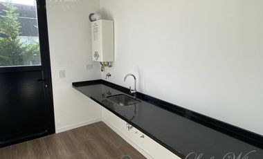 Casa en venta con renta en Lagos de Canning