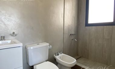 Casa en venta con renta en Lagos de Canning