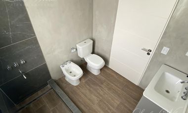 Casa en venta con renta en Lagos de Canning