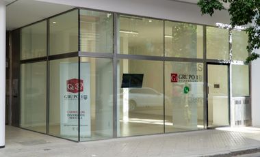 Espectacular local comercial a una cuadra de Bv. Oroño