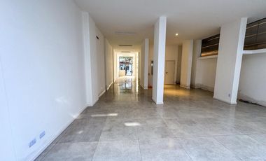 Espectacular local comercial a una cuadra de Bv. Oroño