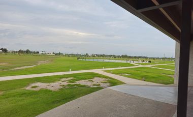 Terreno en venta Vida Club de Campo  en FUNES, Lote 60  con fondo al reservorio y fondo norte