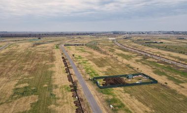 Terreno en venta Vida Club de Campo  en FUNES, Lote 60  con fondo al reservorio y fondo norte