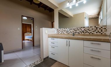 VENTA/PERMUTA- Casa 3 dormitorios. Alvear.