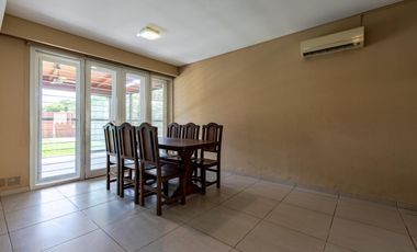 VENTA/PERMUTA- Casa 3 dormitorios. Alvear.