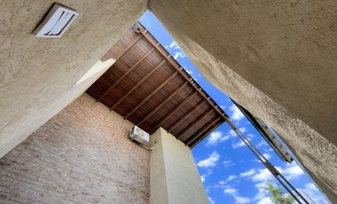 VENTA/PERMUTA- Casa 3 dormitorios. Alvear.