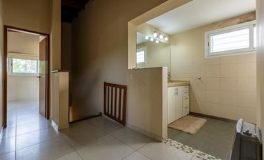 VENTA/PERMUTA- Casa 3 dormitorios. Alvear.