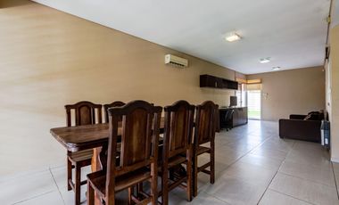 VENTA/PERMUTA- Casa 3 dormitorios. Alvear.