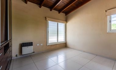 VENTA/PERMUTA- Casa 3 dormitorios. Alvear.