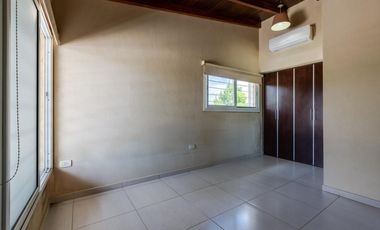 VENTA/PERMUTA- Casa 3 dormitorios. Alvear.