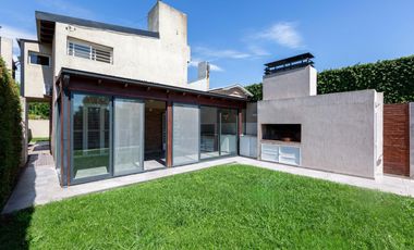 VENTA/PERMUTA- Casa 3 dormitorios. Alvear.