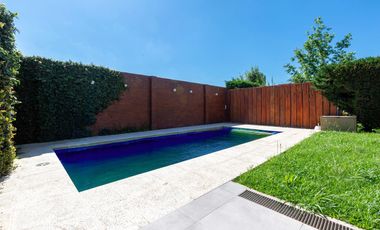 VENTA/PERMUTA- Casa 3 dormitorios. Alvear.