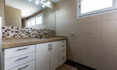 VENTA/PERMUTA- Casa 3 dormitorios. Alvear.
