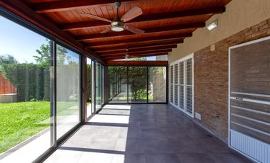 VENTA/PERMUTA- Casa 3 dormitorios. Alvear.