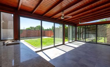 VENTA/PERMUTA- Casa 3 dormitorios. Alvear.