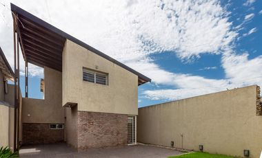 VENTA/PERMUTA- Casa 3 dormitorios. Alvear.