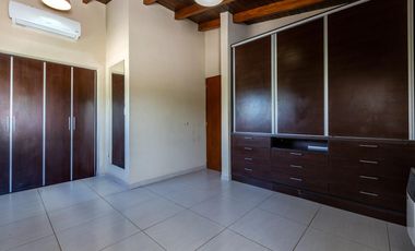VENTA/PERMUTA- Casa 3 dormitorios. Alvear.