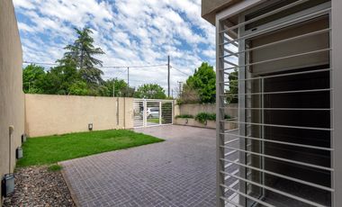 VENTA/PERMUTA- Casa 3 dormitorios. Alvear.