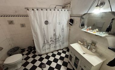 Casa en  5 AMBIENTES EN UNA PLANTA