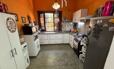 Casa en  5 AMBIENTES EN UNA PLANTA