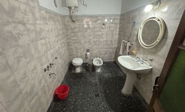 Casa en  5 AMBIENTES EN UNA PLANTA
