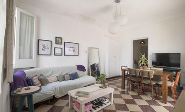 ¡Encantador PH de 5 ambientes en Mataderos con dos patios y Terraza!