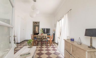 ¡Encantador PH de 5 ambientes en Mataderos con dos patios y Terraza!