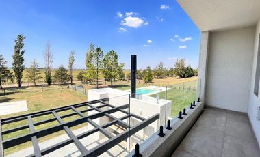 Venta casa de tres dormitorios con quincho y piscina, 235 m2 totales.  La Rinconada, Ibarlucea