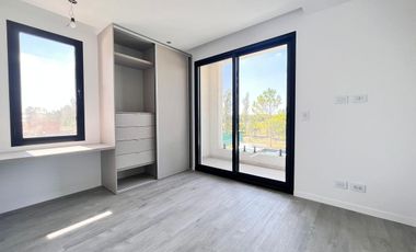 Venta casa de tres dormitorios con quincho y piscina, 235 m2 totales.  La Rinconada, Ibarlucea