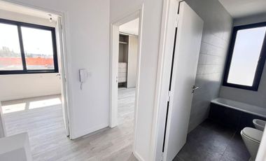 Venta casa de tres dormitorios con quincho y piscina, 235 m2 totales.  La Rinconada, Ibarlucea