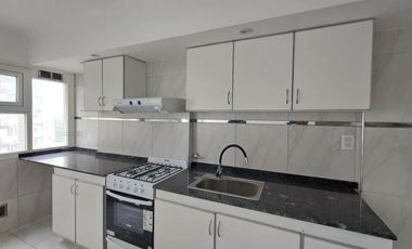 3 AMBIENTES CON BALCON SALIENTE