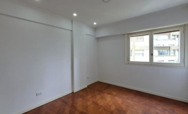 3 AMBIENTES CON BALCON SALIENTE