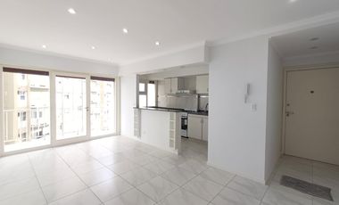 3 AMBIENTES CON BALCON SALIENTE