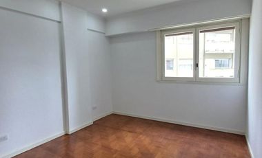 3 AMBIENTES CON BALCON SALIENTE