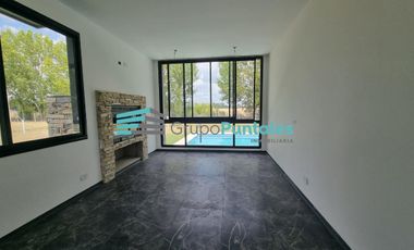 Casa en Barrio La Magdalena, en Barrio Histórico sobre hermoso lote de 1077 m2 en Canning
