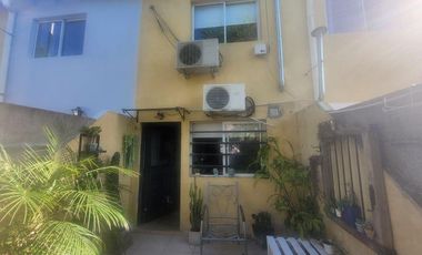 Duplex en Gonnet con Cochera y amplio jardin