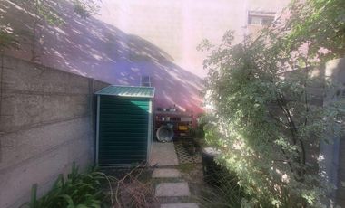 Duplex en Gonnet con Cochera y amplio jardin