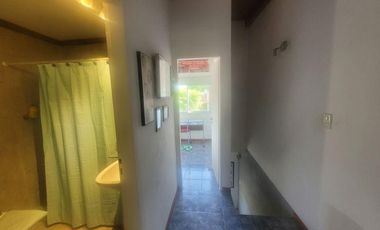 Duplex en Gonnet con Cochera y amplio jardin