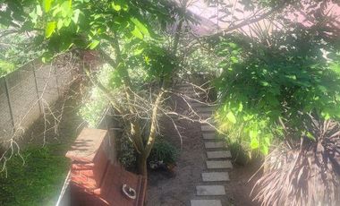 Duplex en Gonnet con Cochera y amplio jardin