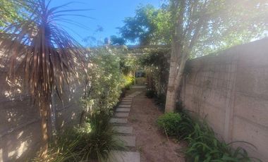 Duplex en Gonnet con Cochera y amplio jardin
