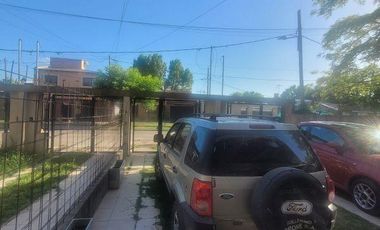 Duplex en Gonnet con Cochera y amplio jardin