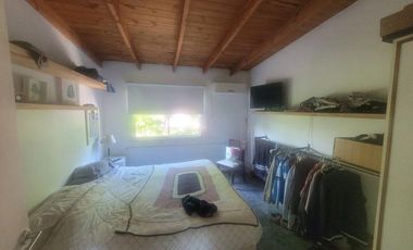 Duplex en Gonnet con Cochera y amplio jardin