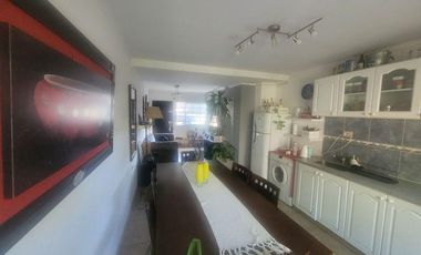 Duplex en Gonnet con Cochera y amplio jardin