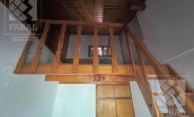 Casa venta Centro, ideal oficinas, con 3 dormitorios, 3 baños, cochera y patio