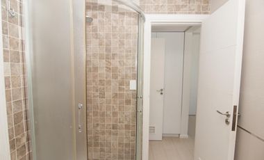 Departamento triplex muy luminoso con cuatro cocheras y parrilla privada - Quilmes