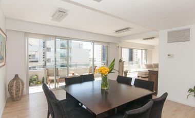 Departamento triplex muy luminoso con cuatro cocheras y parrilla privada - Quilmes