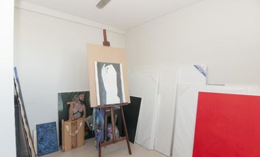 Departamento triplex muy luminoso con cuatro cocheras y parrilla privada - Quilmes