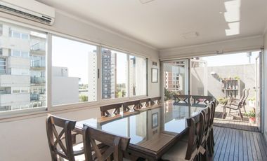 Departamento triplex muy luminoso con cuatro cocheras y parrilla privada - Quilmes
