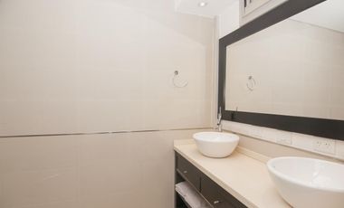 Departamento triplex muy luminoso con cuatro cocheras y parrilla privada - Quilmes
